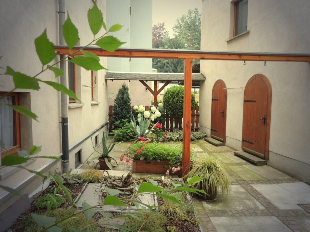 Hof mit Terrasse Hof mit Terrasse