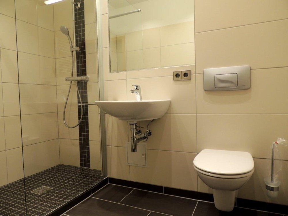 Dusche (Foto von WE 3)