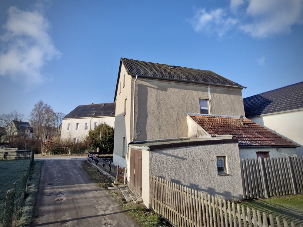 Rückansicht mit Garage